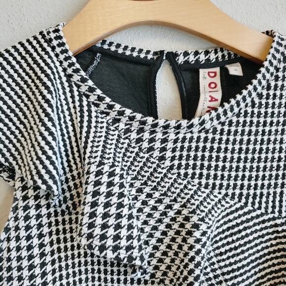 Dolan Anthropologie Callan Ruffled Black and White Houndstooth Top Sz XS - Picture 5 of 11